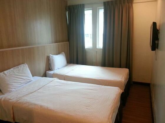 Maxim Hotel - Photo4