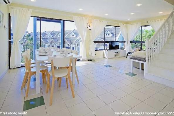 Modern 4-Room 3-bath Duplex Apartment - Photo4