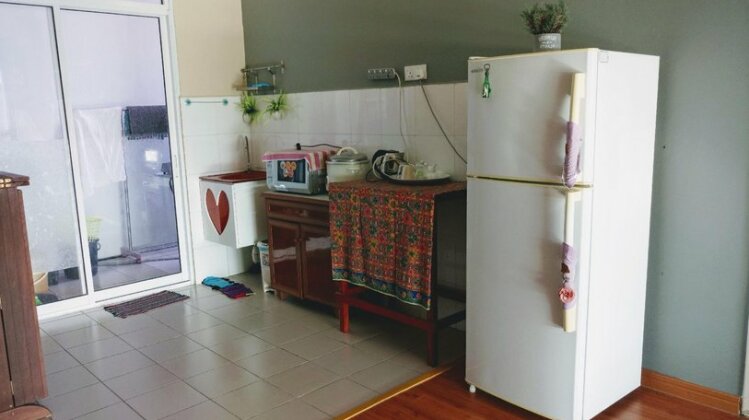One Borneo Condominium by Josie - Photo5