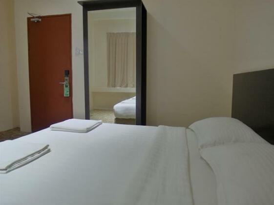OYO 818 Hotel 11 - Photo5