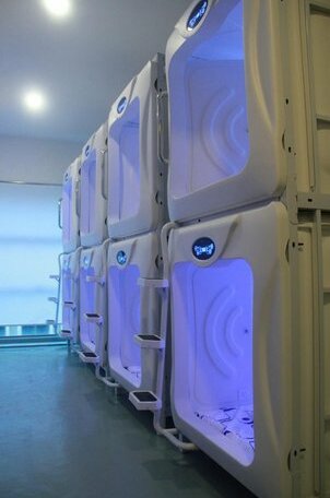 Space Capsule Hotel - Photo3