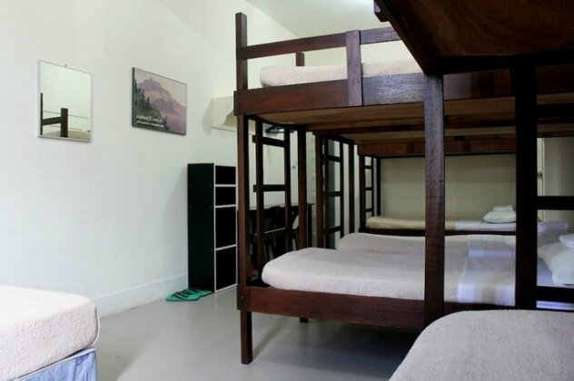 Victoria Hotel and Hostel - Photo2