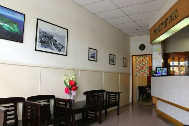 Victoria Hotel and Hostel - Photo4
