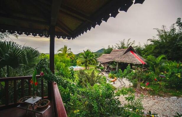 Alamanda Wooden Villa - Photo5