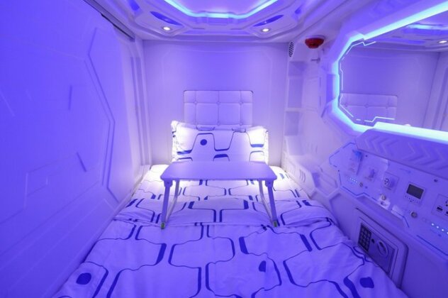 JC Space Capsule Hotel - Photo3