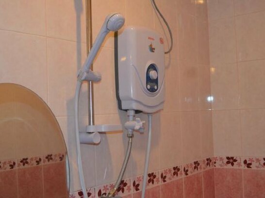 Zainas Impiana Inn - Photo4