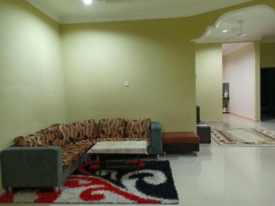 HR Iman Homestay - Photo3