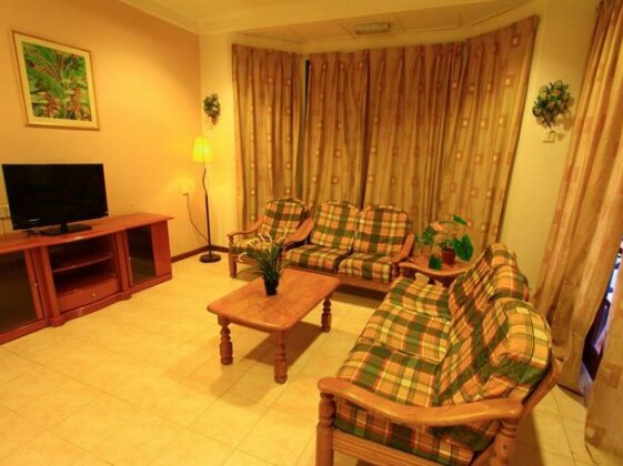 Six Villa Inn - Photo4