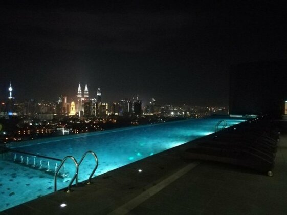 4r Luxury Duplex@Infinity Sky Pool