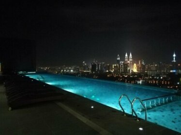 4r Luxury Duplex@Infinity Sky Pool
