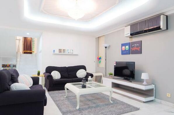 Bangsar Townhouse 3 Level by Perfect Host - Photo5
