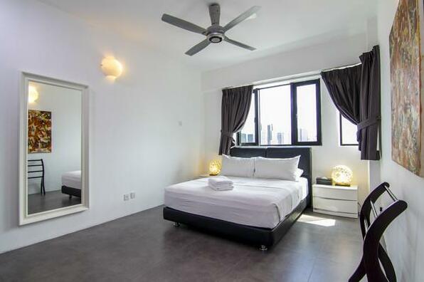 Contemporary KL City 3 Bedroom Apartment - Photo3