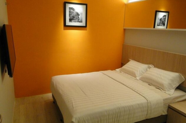 Orange Premier Hotel Taman Segar - Photo5