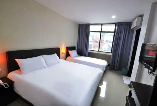OYO 499 Comfort Hotel Sentul - Photo3