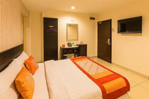 OYO Rooms Little India Junction - Photo5