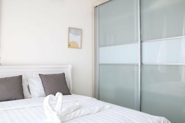 Victoria Home Sentrio Suites - Photo3