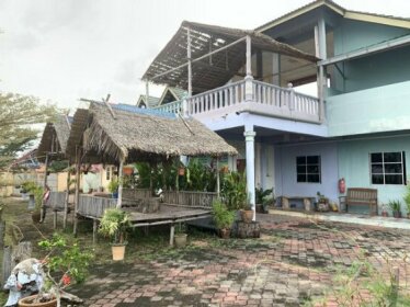 OYO 90015 Indah Chalet