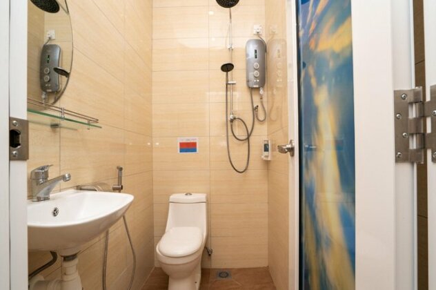 OYO 89410 Z & h Hotel - Photo5