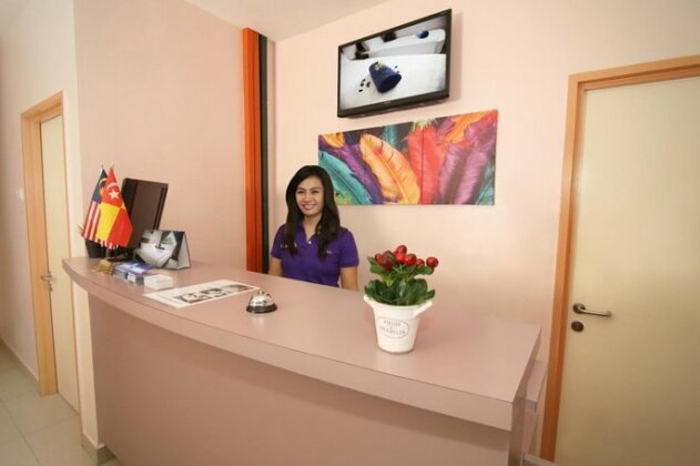 Shining Hotel - Photo2