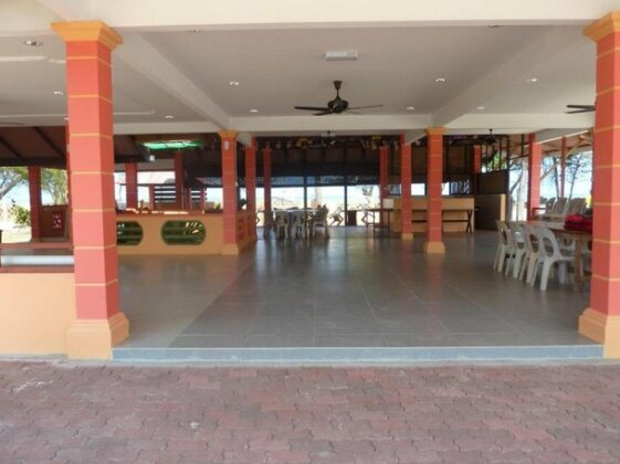 Cempaka Beach Resort - Photo2