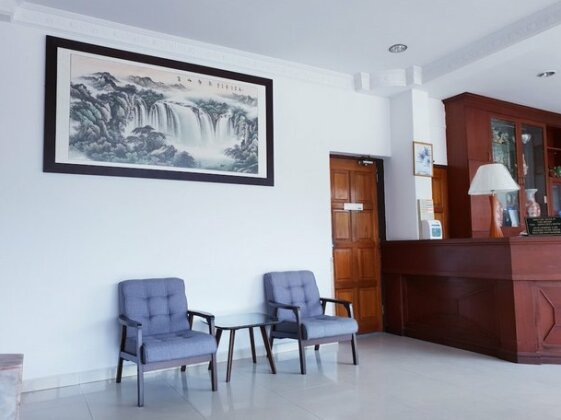 Grand Champagne Hotel - Photo2