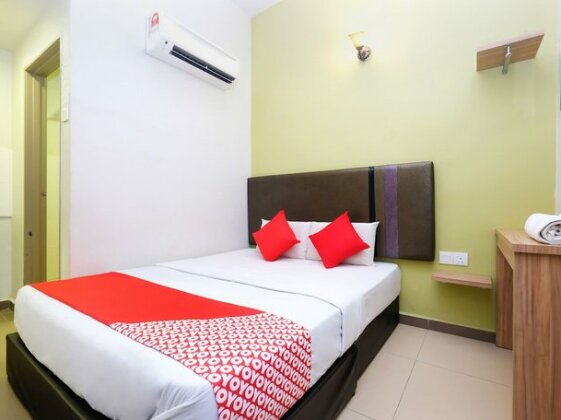 OYO 89442 24 Seven Hotel - Photo2