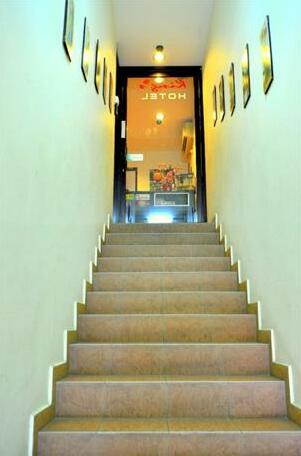 OYO 984 Kings Hotel - Photo2