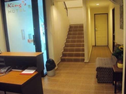 OYO 984 Kings Hotel - Photo5