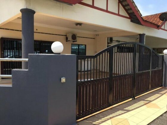 RelaX HomeStay Kuantan - Photo2