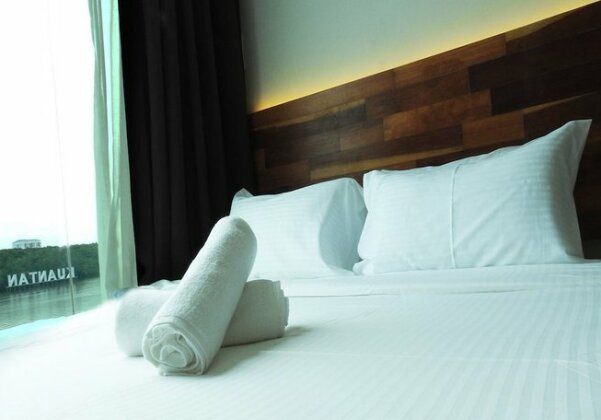 The Riverbank Hotel - Photo4