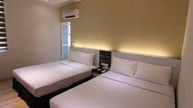 The V Hotel - Photo3