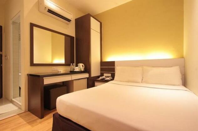 The V Hotel - Photo4