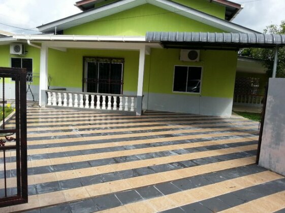 Budget Umi Homestay Kuching - Photo2