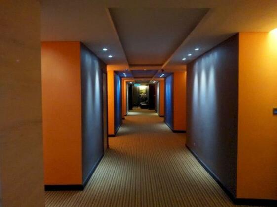 Grand Medallion Hotel - Photo4