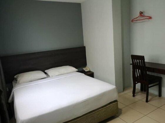Jumbo Inn - Photo2