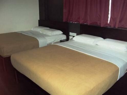 OYO 728 Tai Pan Hotel - Photo4