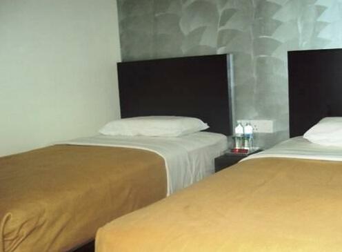 OYO 728 Tai Pan Hotel - Photo5