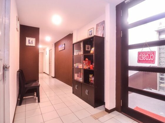 OYO 89465 Golden Lounge - Photo3
