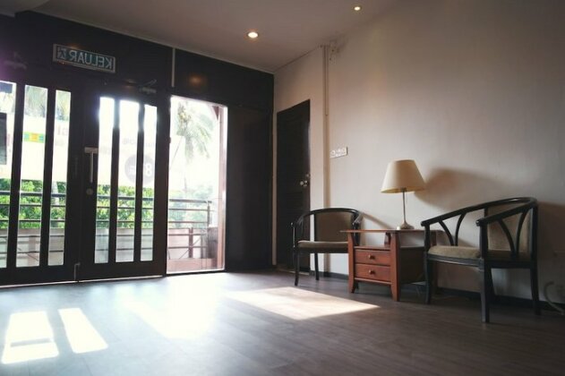 Place2Stay - Opposite Hilton - Photo3