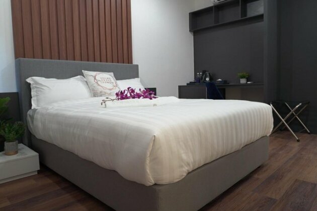 Regatta Suites - Photo5
