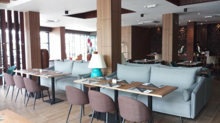 Roxy Hotel Padungan - Photo4