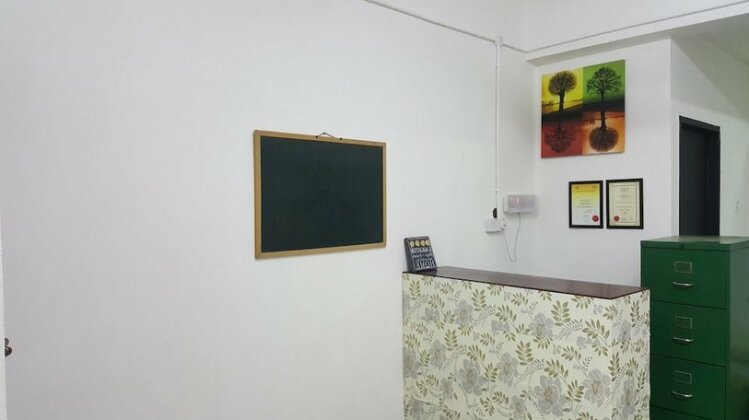Stay Tuned - Photo3