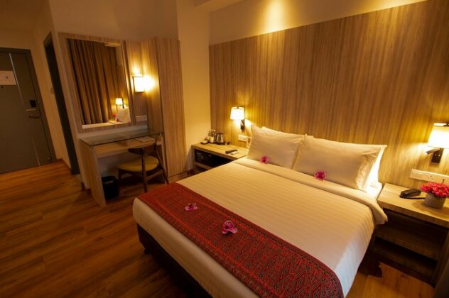 Az Hotel & Serviced Apartments - Photo5