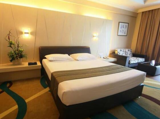 Billion Waterfront Hotel - Photo4