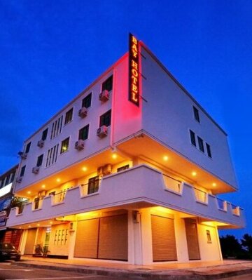 OYO 972 Bay Hotel