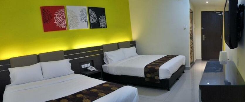 GM Holiday Hotel - Photo2