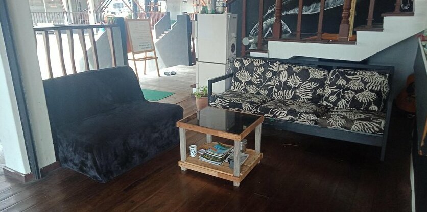 Hinggap Backpacker Hostel - Photo2