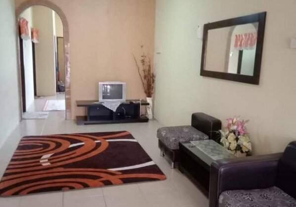 3 Rooms Muslim Friendly Home In Ayer Keroh - Photo2