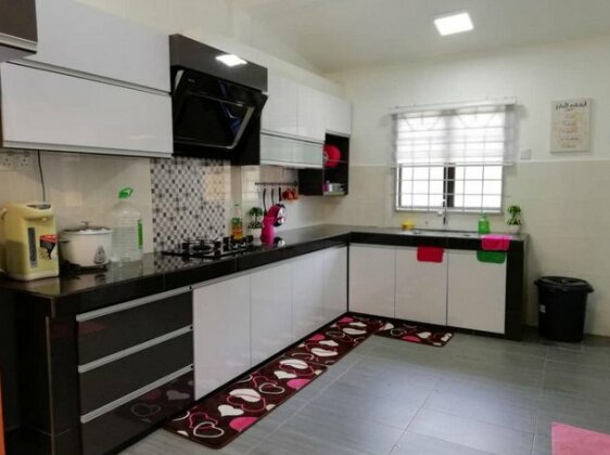 Alisya's Homestay Musliim Friendly near Bayou Lagoon - Photo3