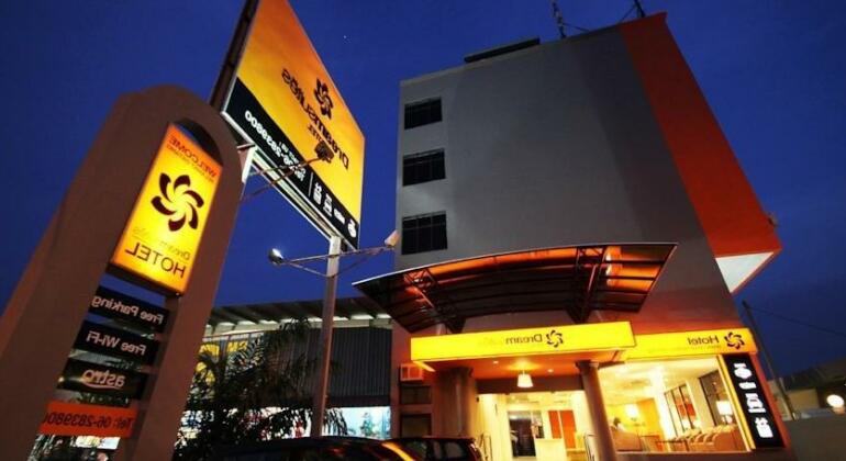 Dream Suites Hotel - Photo2